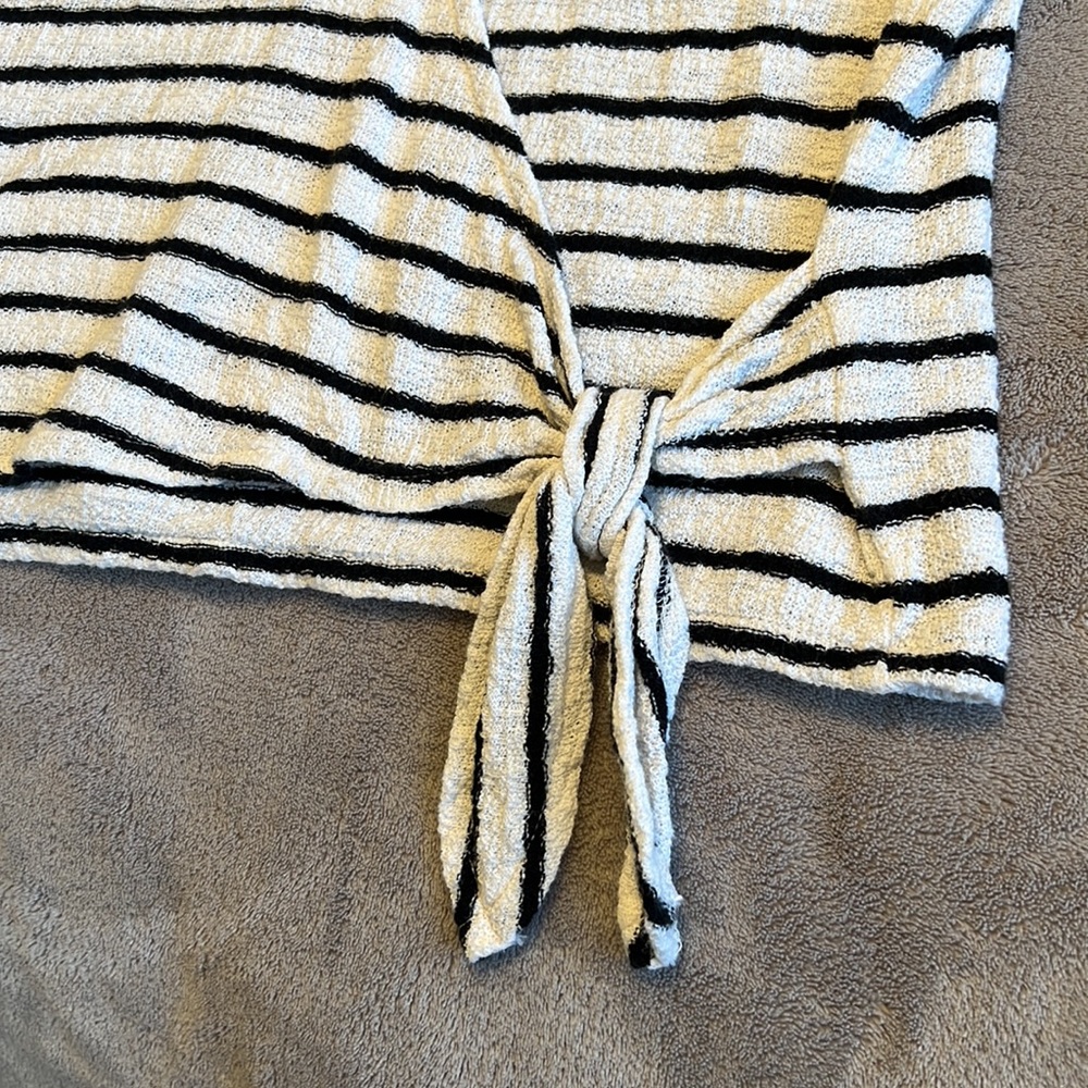 Madewell Texture & Thread Short-Sleeve Wrap Top in Stripe - Picture 4 of 12